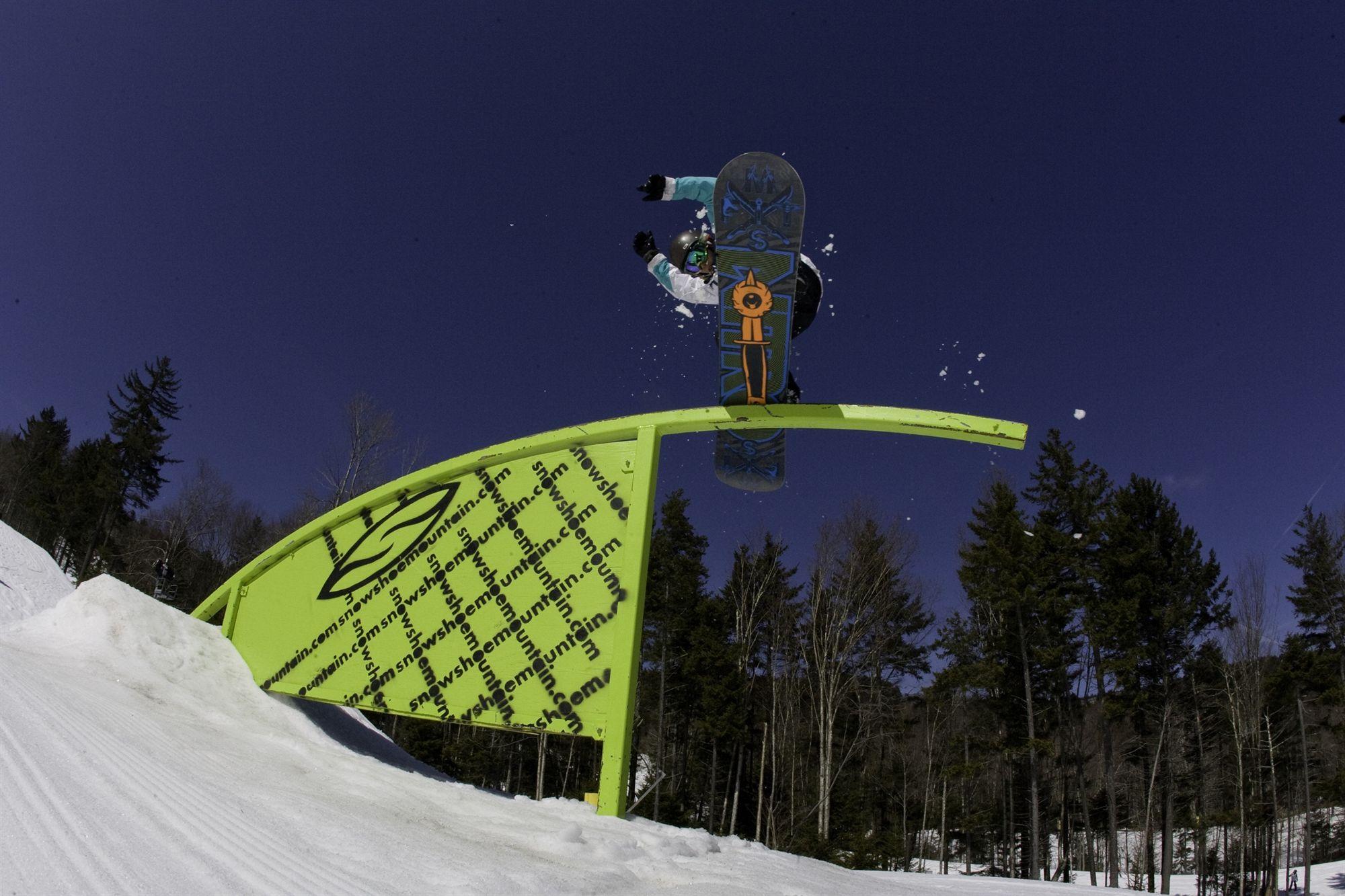 Soaring Eagle Lodge Snowshoe Exterior photo